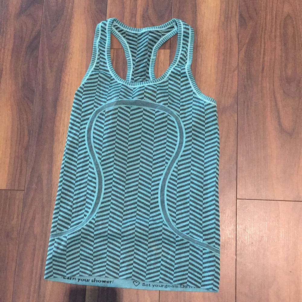 Lululemon tank top size 6